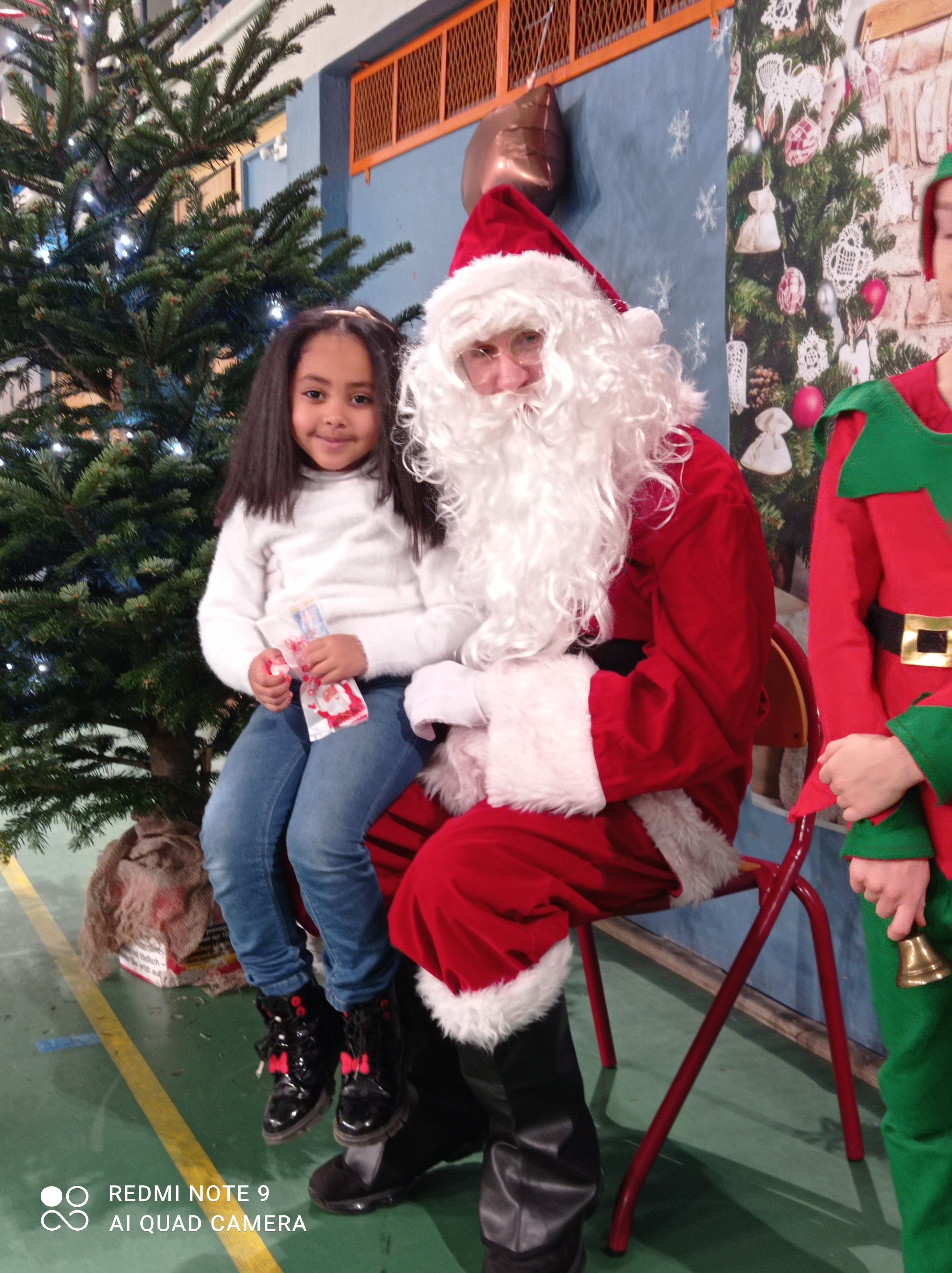 Père Noël et Aïnore