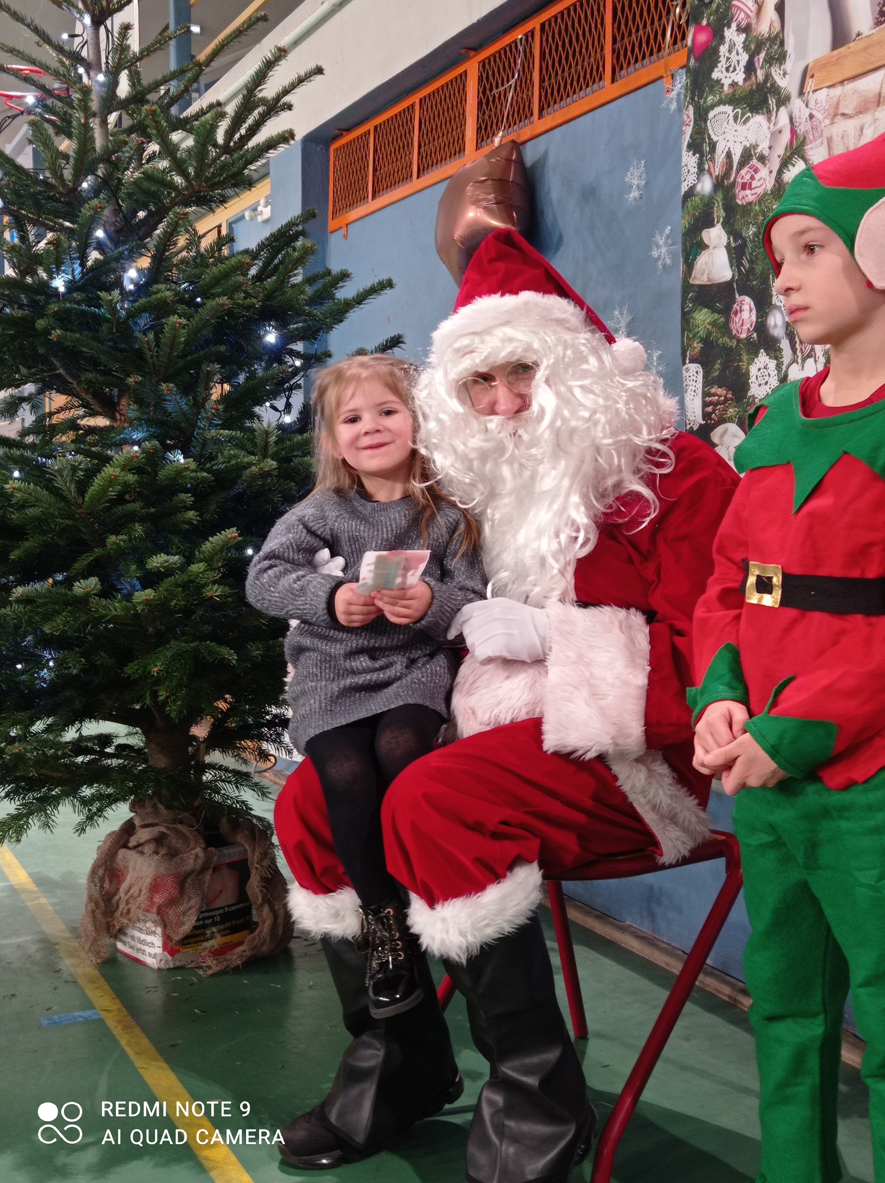 Père Noël et Maya