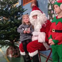 Père Noël et Maya